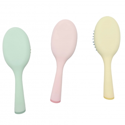 Convenient air cushion hairbrush